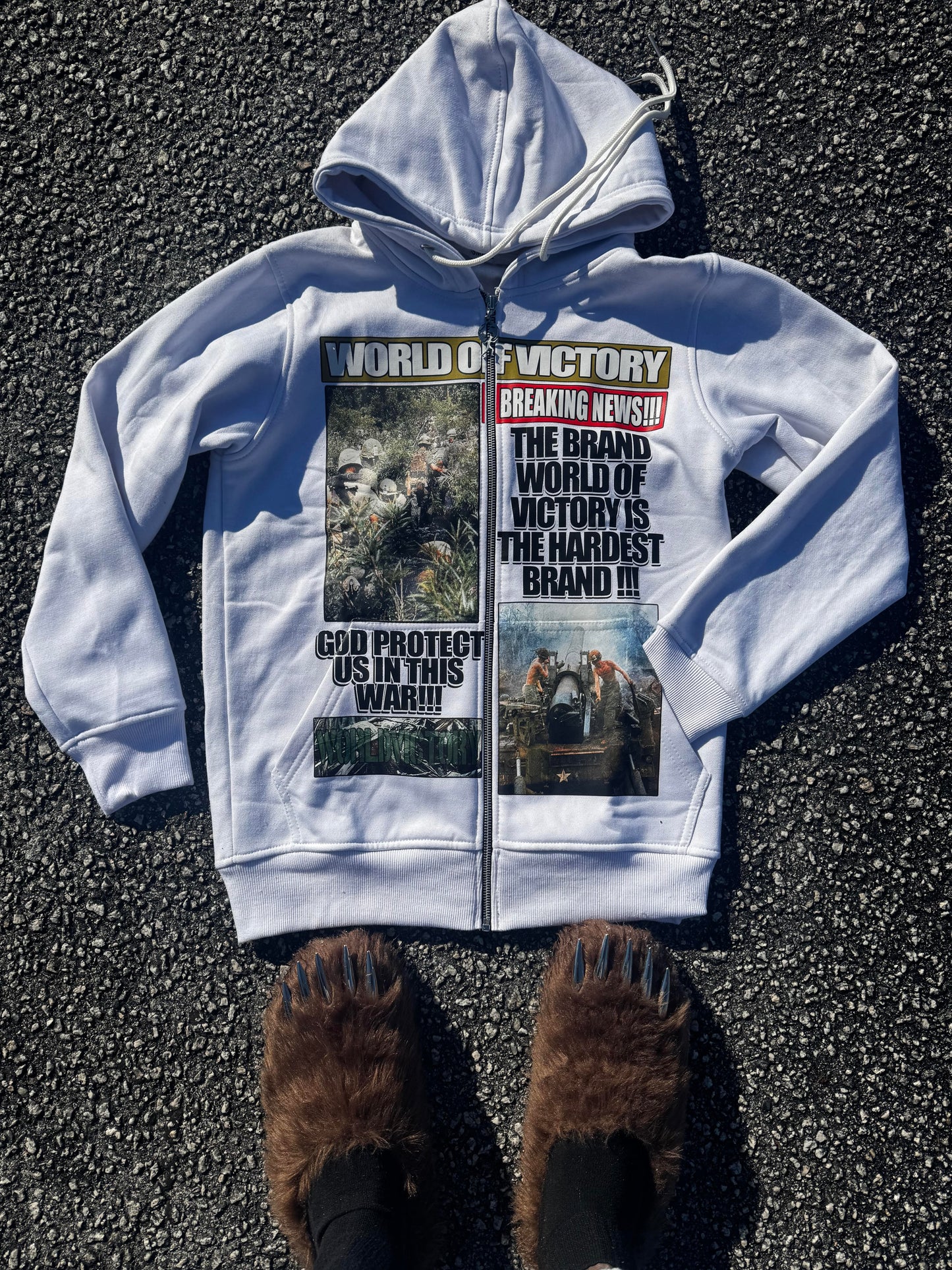 ¨GOD PROTECT US IN THIS WAR¨ HOODIES